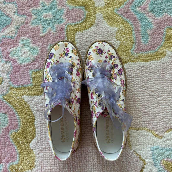 Loveshackfancy x Superga Sneakers - Picture 1 of 3